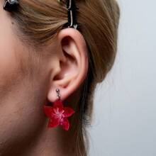 1 Pair Vibrant Hibiscus Flower Earrings - Star Flowers - View 3