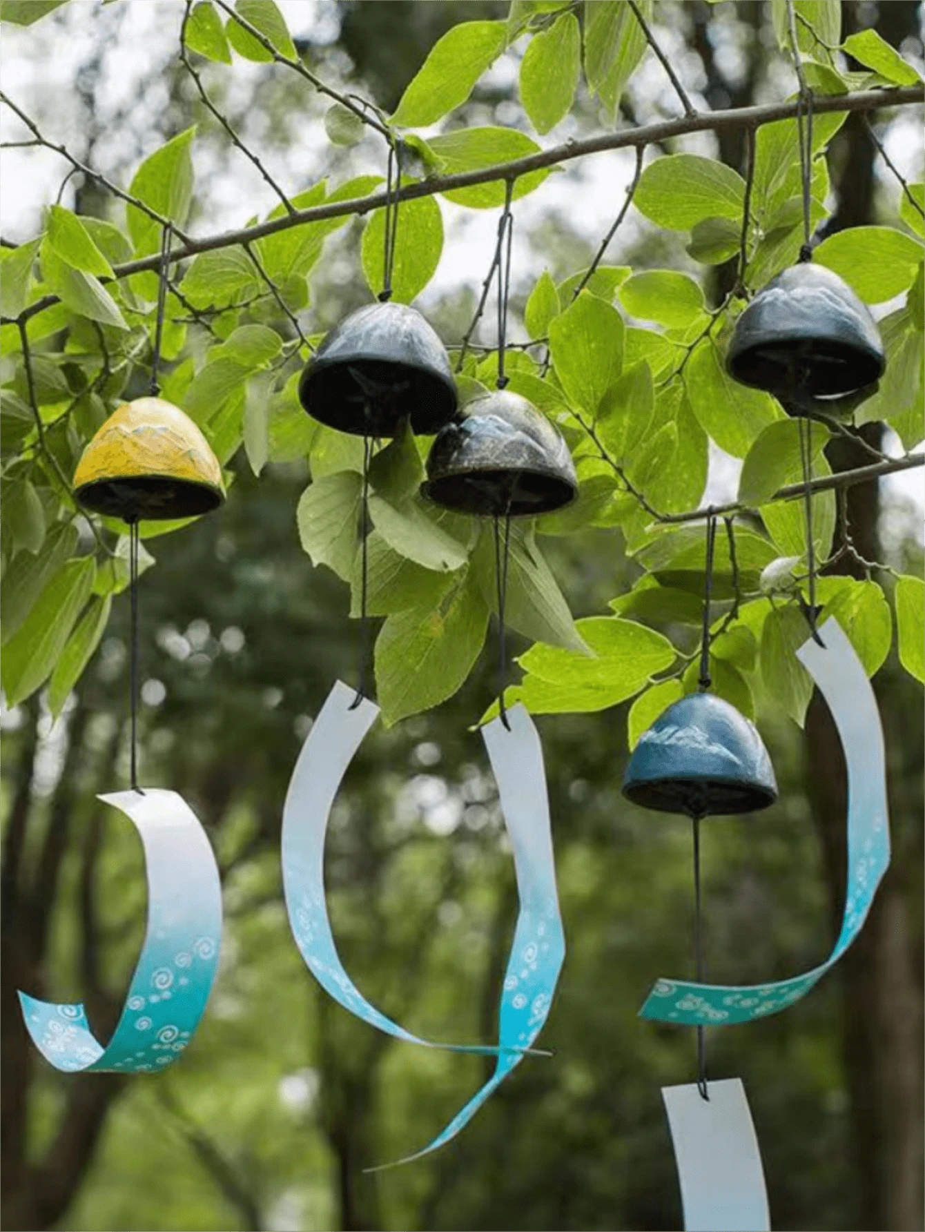 日式风铃铸铁户外装饰品适用于花园、露台和阳台，悬挂式金属风铃装饰礼物，祝福吊坠风铃捕风器 - 彩色 - 查看 1