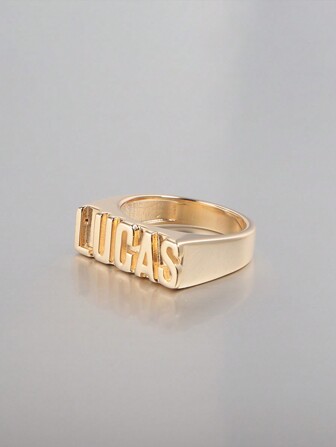 Anpassad personlig namnring i hiphop-stil, perfekt för fars/mors dag, alla hjärtans dag, födelsedag, årsdag, examen, jul, som exklusiv present till familj, vänner och klasskamrater. Silver, guld, snygg, höstmode, vintage, vild, punk. Anpassad, personlig, unik. Idealiska presenter till honom, flickvän, mamma, familj, vänner, dotter, henne, morföräldrar, pojkvän, pappa, son. För årsdagar, för födelsedagar, för vardagskläder, för balen, för mors dag, för alla hjärtans dag, för examen, för bröllop, för fars dag, för fest, skolmaterial, tillbaka till skolan, skolpresent, för kontoret, för skolan, för klassrummet, för lärarpresenter, för universitetet, för kollega, för studentrum, för lärare, för pojkar och flickor, för tonåringar, högstadieelever, mellanstadieelever, gymnasieelever, högskoleelever, universitetsstudenter, förstaårsstudenter, andraårsstudenter, årskursstudenter.