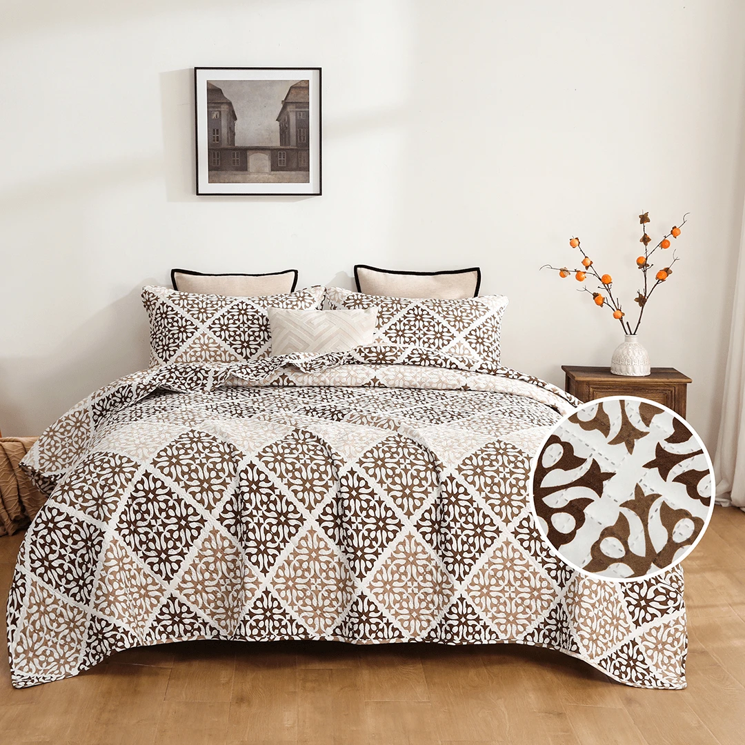 Edredón Queen con Relieve Ultrasónico - Floral Beige - Ver 1