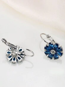 1 paire de boucles d'oreilles créoles avec fleur blanche en zirconium cubique pour femmes et filles, à porter au quotidien, pour fête, mariage ou en cadeau