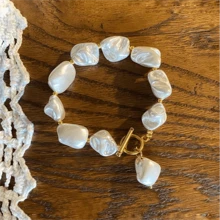 1 pieza Brazalete asimétrico de perlas de concha para mujeres, joyería de verano - Ver 1