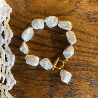 1 pieza Brazalete asimétrico de perlas de concha para mujeres, joyería de verano