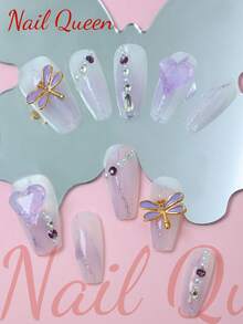 10入組手工壓花美甲假指甲，3D手工壓花指甲，丁香色指甲，透明指甲，蜻蜓，明亮鑽石，心形，珍珠，適用於派對、旅行、節日等場合，搭配不同的服裝風格，贈送1個指甲檔和1支美甲膠，全覆式假指甲，增強您的形象，適合假日派對和女孩女士的禮物，可拆卸和重複使用，貼壓式假指甲，D15463 - 彩色 - 查看 1