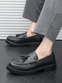 (Runs Small) Men's Classic Black Loafers - Round Toe Slip-On Casual Shoes, Comfortable Loafers For All Seasons, Rubber Sole Retro British Style Flat Shoes - Black - View 4