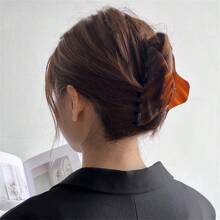 1个金色字母醋酸纤维发夹，复古高端夏季发夹，时尚百搭，适合沐浴、日常佩戴、家居装饰、户外休闲出行、约会等场合。金色发夹，发卡，发夹，发夹，发抓夹，发夹，抓发夹，秋冬季女士发饰，适合度假装扮，女士海滩度假必备单品。 - 彩色 - 查看 4