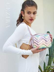 CEZIRA Bolso de hombro de PU metalizado y de lujo para mujeres y adolescentes, con cierre de cremallera, cadena cuadrada de metal y diseño de rayas de ola de color, perfecto para uso diario, citas y vacaciones. Elegante y colorido bolso de mano para mujer. - Multicolor - Ver 3