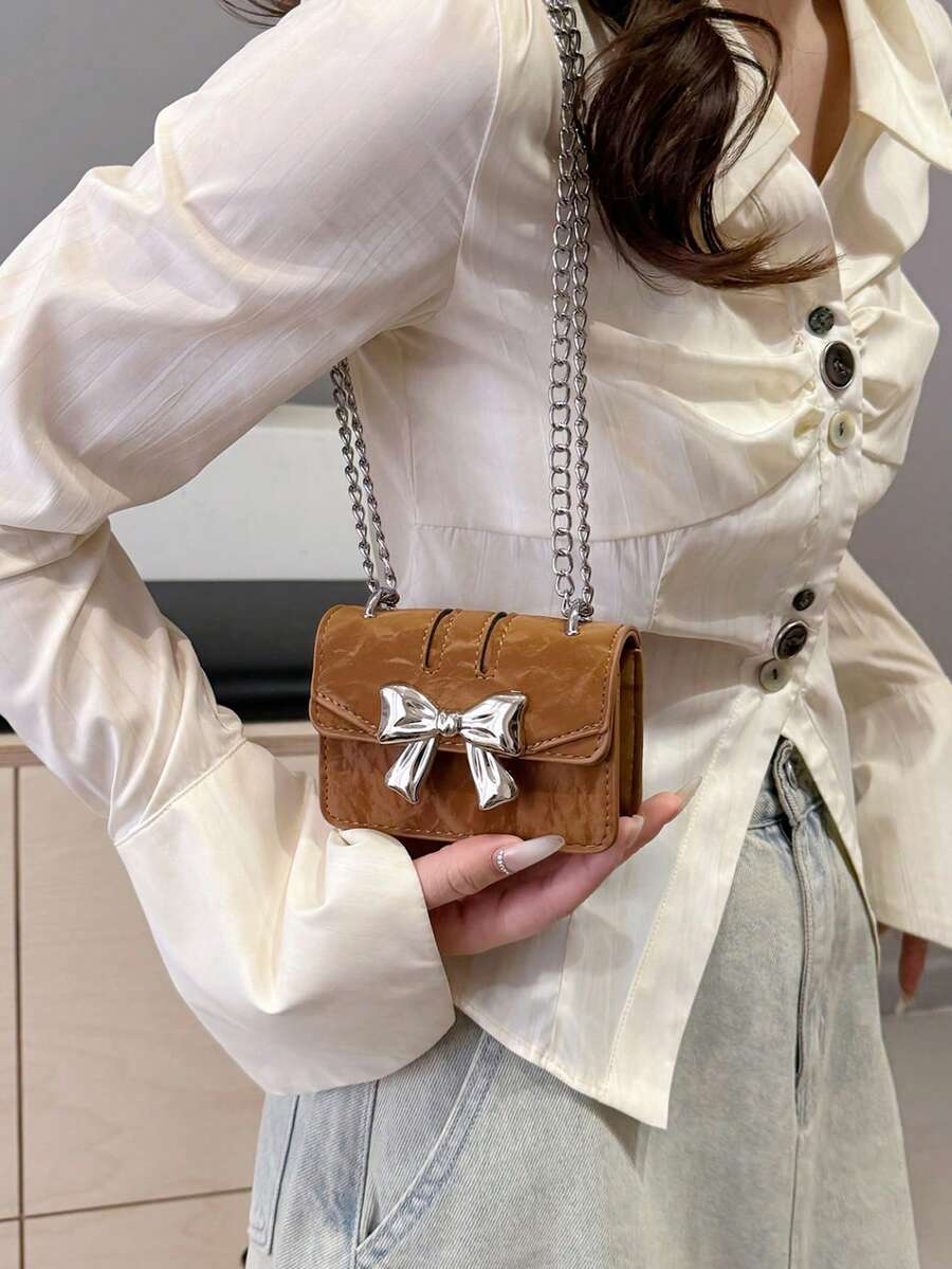 仿皮迷你翻盖链条斜挎包，纯色绒面革衬里，百搭秋冬季款