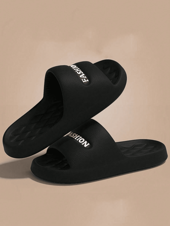 新款时尚百搭男士黑色字母拖鞋，EVA 材质加厚防滑防水防臭速干室内户外情侣休闲凉鞋（建议尺码大 1 或 2）