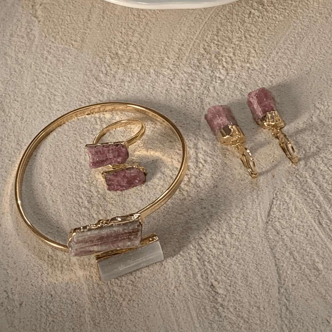 Lerato Afro Bracelete de Braço Dourado ,Anel Premium e Brinco Argola Click Acessório de joia elegante para uso diário, festa viagem, Férias