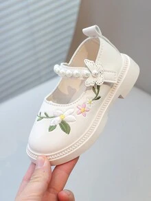 Scarpe in pelle ricamate con perle da ragazza, stile principessa, nuove per la primavera-autunno 2024, scarpe Hanfu con suola morbida e piatta