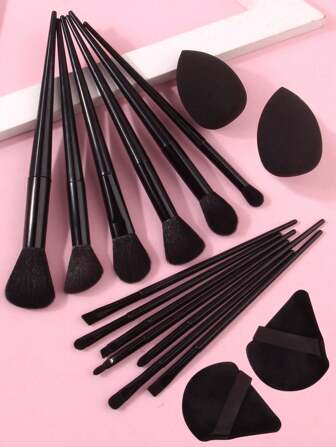 17件套黑色化妆刷套装，大号柔软刷毛，便携设计，适合化妆师使用，学生必备，日常化妆工具，化妆刷套装，化妆刷套装，化妆刷套装，全套化妆刷，化妆刷套装，全套化妆工具，化妆刷套装，化妆刷套装，化妆礼盒套装