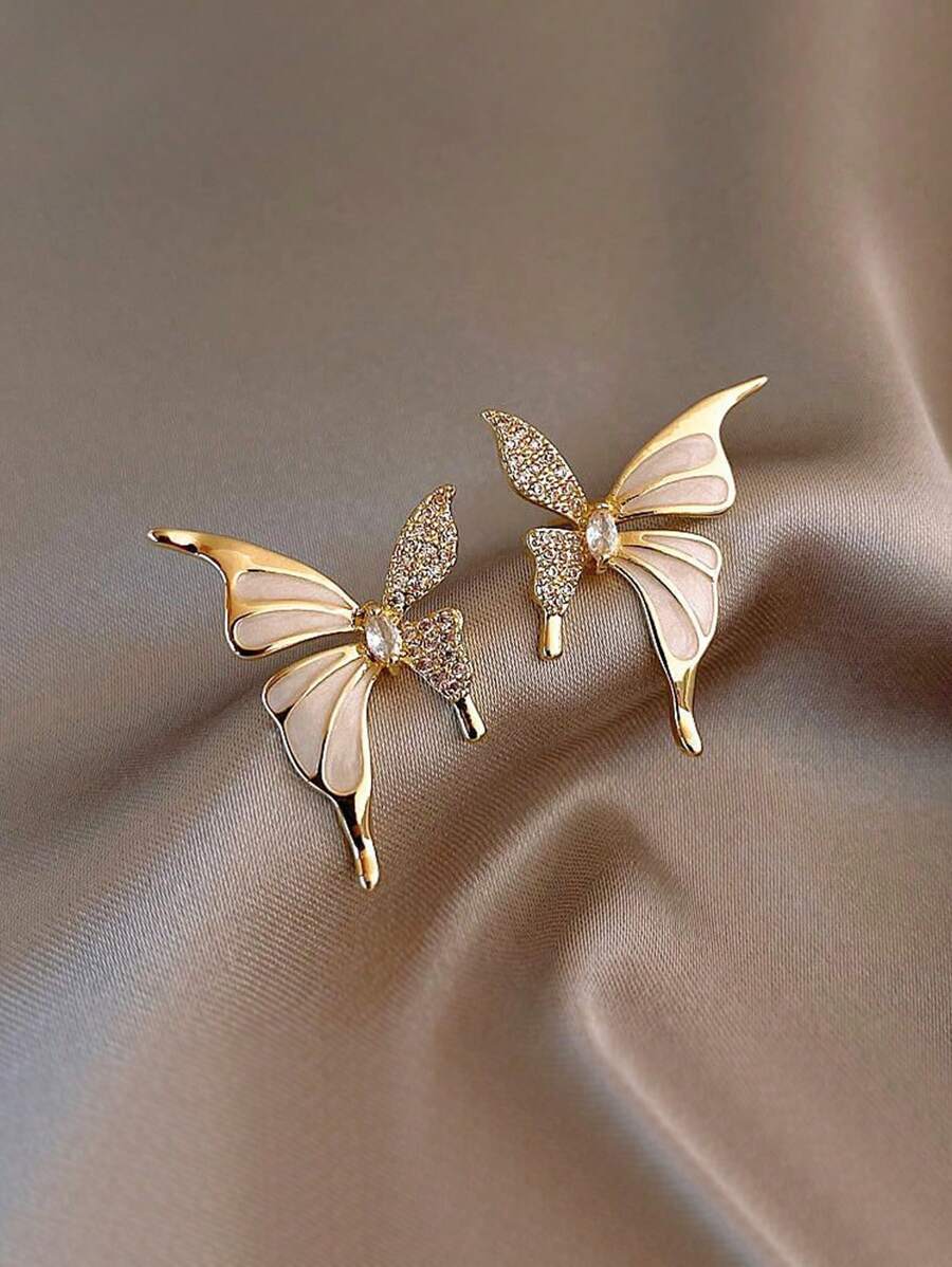 1 Par de Brincos Elegantes de Borboleta para Meninas, Pregos de Ouvido Vintage Hipoalergênicos de Liga de Zinco para Uso Diário - Dourado - Visão 1