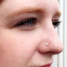 Clous de nez 20g 18g Anneaux de nez Clous de nez en forme de L en acier chirurgical inoxydable avec petit diamant Clous de nez pour femmes et hommes Anneaux de nez tire-bouchon Clous de piercing de nez à vis