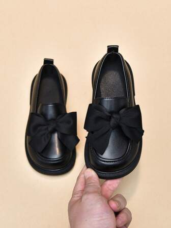 女孩黑色英式皮鞋，四季皆宜款式的麵包鞋，公主風格鞋款，適用於學生