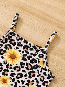 Conjunto de dos piezas para niñas con estampado de flores de leopardo y girasol, parte superior tipo camiseta y shorts, conjunto de moda para ropa de verano y vacaciones - Multicolor - Ver 3