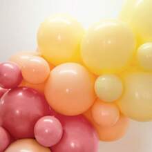 Set de 100 piezas que incluye: Globos con flores de margarita en estilo bohemio en colores blanco, rosa, nude y arena; guirnalda de globos; y decoración retro para fiesta de cumpleaños, Navidad u otras celebraciones - 1 - Ver 11