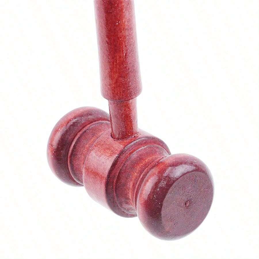 Juego de rol para niños "Juez en la corte", que incluye un martillo de juguete de madera para subastas y un mazo de minibloques para que los niños interpreten a abogados y jueces en un tribunal de justicia de madera - Color caoba - Ver 1