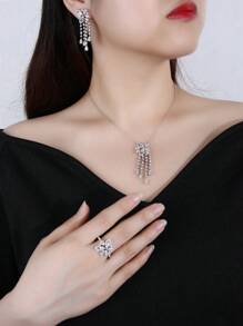 Set de 3 piezas con collar con borla de cadena, aretes y anillo abierto con mariposa de circonita cúbica plateada, adecuado para el uso diario de las mujeres