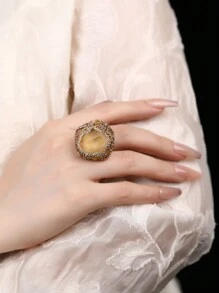 1pc Wide Band Adjustable Natural Crystal Raw Stone & Clay Inlaid Diamond Ring For Women, Party Gift (Random Shape And Color Depth)