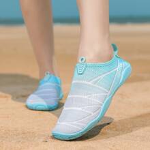 1 Pair Women's Anti-Slip Water Shoes, Gradient Color Low-Top Outdoor Wading Shoes, Lightweight Breathable Aqua Socks Suitable For Beach, Vacation, Camping, Party In Summer