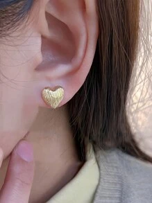 1pair Geometric Fashion Matte Surface Simple Small Heart-Shaped Stud Earrings Valentines - Yellow Gold - View 2