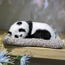 逼真的毛茸茸熊猫娃娃，黑色和白色 - 黑與白 - 查看 7