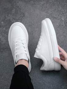 男士简约前系带纯色滑板鞋，时尚休闲百搭通勤轻便运动鞋，学生