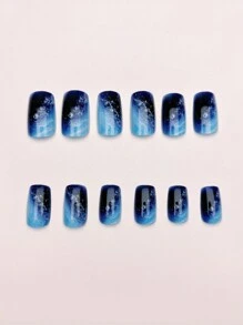24 pièces Faux ongles brillants de longueur moyenne, décorés de dégradé cyan et de taches blanches, design d'art pour ongles bleu océan à clipser