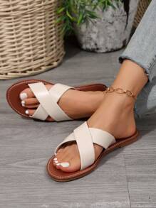欧美风格白色平底凉鞋女款简约沙滩休闲户外拖鞋PU皮革交叉绑带凉鞋