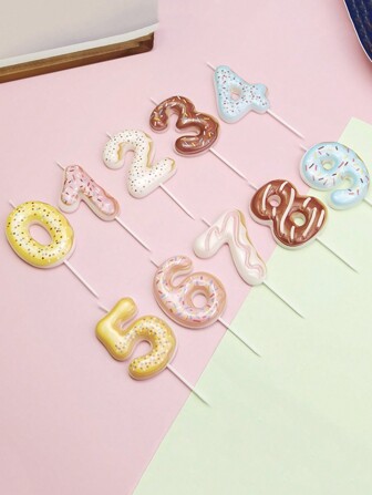 1個 クリエイティブなドーナツ型のケーキキャンドル、数字0-9の付いたチョコレート色のケーキキャンドル、パーティーやクリスマスでケーキの装飾に適しています