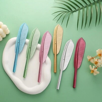 1pc Random Realistic Small Feather Tip 0.5mm Liquid Ink Pen, High-Quality Creative Design