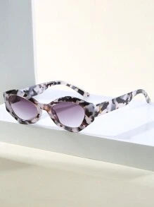 1 件男士小号多边形猫眼时尚眼镜，铆钉和镂空设计，适合街头摄影和时装秀派对太阳镜配饰万圣节海滩配饰眼镜太阳镜街头风格，适合毛衣夹克运动衫连帽衫皮裤和工装裤，适合夏季海滩度假、户外、旅行