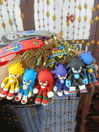 6 estilos de llaveros con figuras de anime de dibujos animados lindos, adornos de modelo de muñecas de juguete, llaveros unisex, regalos de fiesta