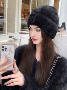 1頂女士冬季針織帽，帶耳暖和刺繡字母圖案，適用於日常穿著和戶外