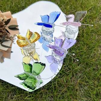 1 Piece Of 3D Crystal Butterfly Figurine Decoration, Glass Tabletop Decoration, Simple Home And Car Decorations, Handmade Products, Suitable For Celebration Events Such As Christmas, Mother's Day, Father's Day, Weddings, Easter, Valentine's Day, Etc. - As Gifts For Friends And Family