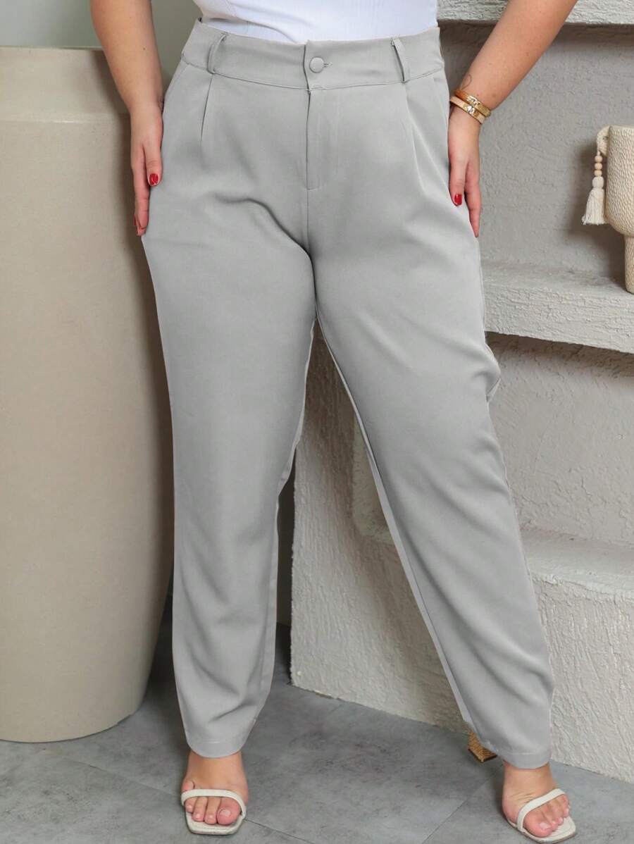 Calça Feminina Alfaiataria Com Botão Plus Size GG Ao G3 - Cinza Claro - Visão 1