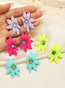 1 Pair Symmetrical Flower Stud Earrings For Women