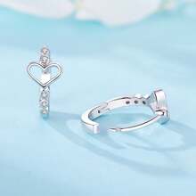 1對925純銀鑲嵌白鋯石空心愛心耳環，適合女性向朋友和家人贈送的周年和生日禮物 - 銀色 - 查看 2