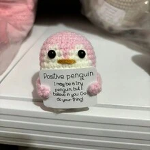 1 pieza Muñeca de ganchillo de patata linda con expresión positiva, incluye un juguete alegre de pingüino, anima a la graduación. Ideal para decoración del hogar, suministros para fiesta de graduación, regalos de festivales y regalos de cumpleaños. - Multicolor - Ver 13