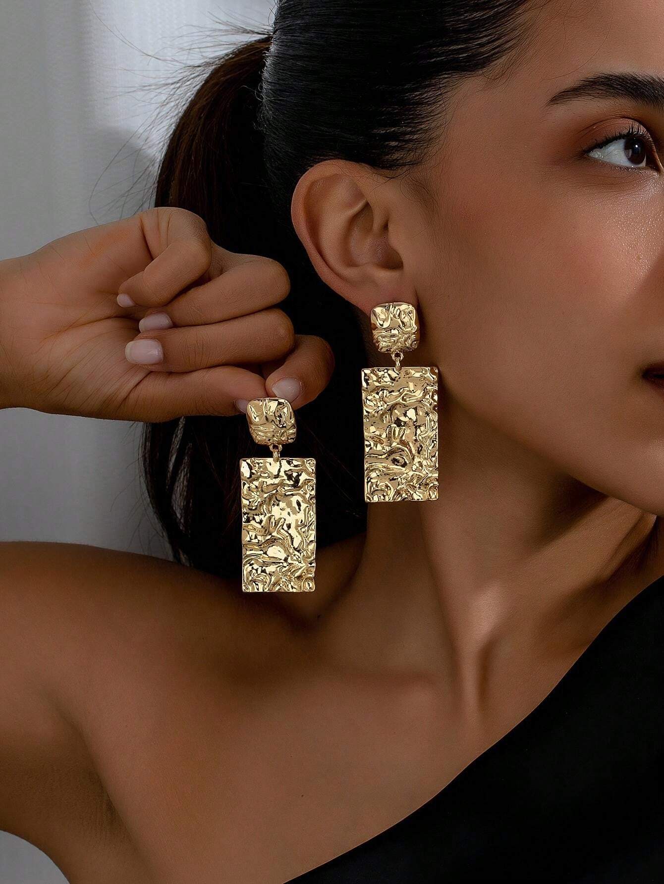 1pair Trendy Long Pleated Vintage Geometric Statement Earrings