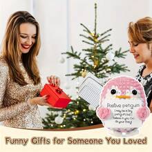 1 pieza Muñeca de ganchillo de patata linda con expresión positiva, incluye un juguete alegre de pingüino, anima a la graduación. Ideal para decoración del hogar, suministros para fiesta de graduación, regalos de festivales y regalos de cumpleaños. - Multicolor - Ver 6