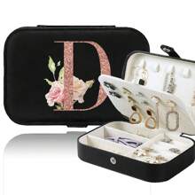 1个首饰盒 女士首饰收纳盒 展示盒 玫瑰金 姓名首字母 A 到 Z 图案 旅行大容量首饰盒 奢华 PU 皮革首饰盒 多隔层分类盒 多功能翻盖防水收纳盒 珠宝商礼物 女士首饰收纳盒 妈妈化妆包 化妆包 化妆品收纳盒 化妆品整理盒 化妆品收纳盒 - 黑色 - 查看 18