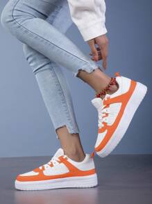 Nuovi sneaker casual di moda con platform, design color block, scarpe sportive da donna adatte per primavera e autunno