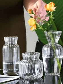 1 Pc Minimalist Vintage Striped Glass Vase, Transparent Hydroponic Striped Vase, Small Flower Dried Vase, Living Room Decorative Vase Arrangement Transparent Glass Vase With Buds Decoration, Home Tabletop Decorations, Flower Arrangement Vase Decorations, For Flower Care Home Decor Flower Vase