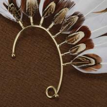 Cercei cu o singură pene aurii - Bijuterii vintage în stil boem - Placate cu argint și cupru, lucrate manual, reglabile și orbitoare, perfecte pentru sezonul festivalurilor și pentru creatorii de tendințe