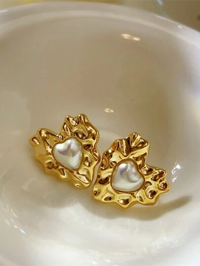 1 对不锈钢不对称纹理时尚大心形耳钉，适合日常佩戴情人节