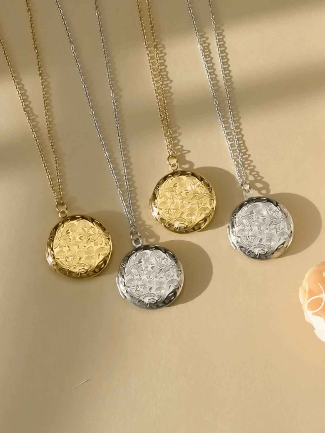 Customizable Photo Pendant Necklace, Suitable For Gifting To Family, Couples And Pets, Ideal For Daily Wear, Birthday, Valentine's Day, Anniversary, Gifts For Boyfriend, Girlfriend, Spouse And More - Silver - View 1