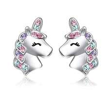 2/6 piezas Pendientes de presión con forma de corazón y unicornio de acero inoxidable 316L para mujeres y niñas, aretes con tachuelas de circonita cúbica hipoalergénica arcoíris, aptos para uso diario y fiestas