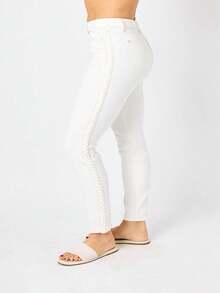 Judy Blue Women's Plus Size Mid Rise With Braid Detail - trắng - Xem 2